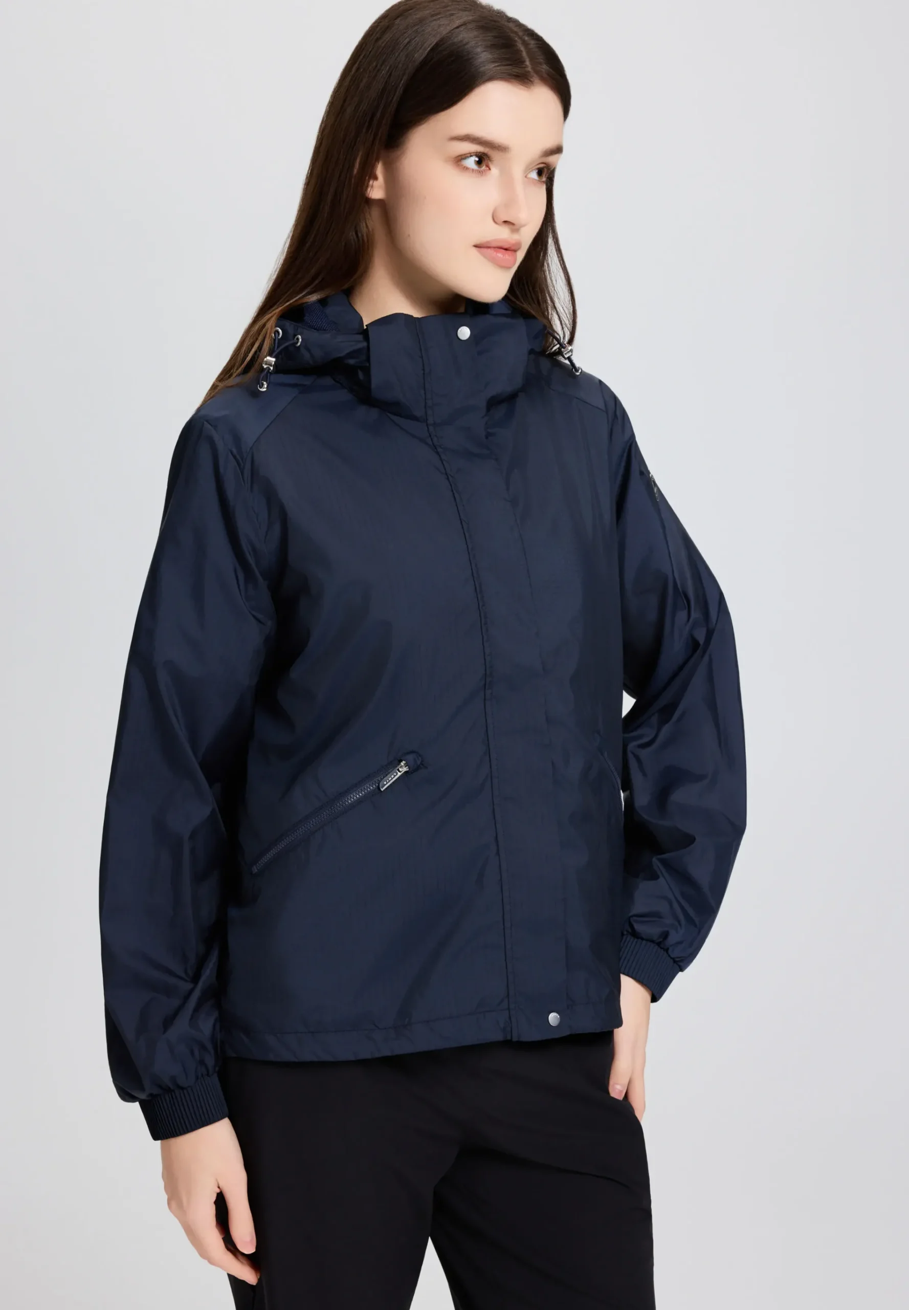 Outlet Ahvenus Ulkoilutakit